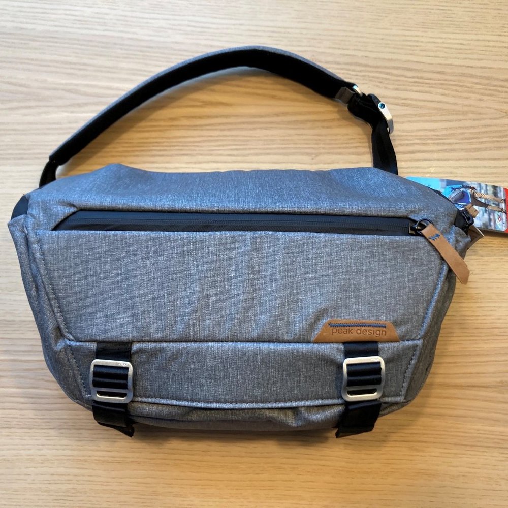 New & Unused Peakdesign 10L everyday Sling